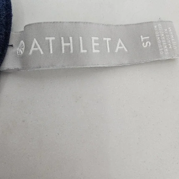 Women's Athleta Pullover ST - Picture 2 of 9